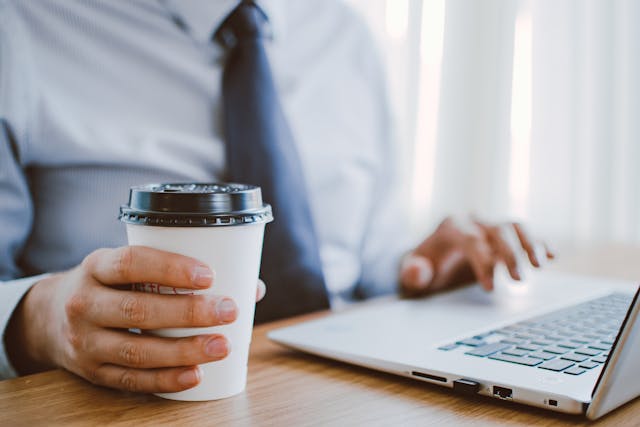 Empreendedorismo Digital: Como Criar um Negócio Rentável Usando a Internet