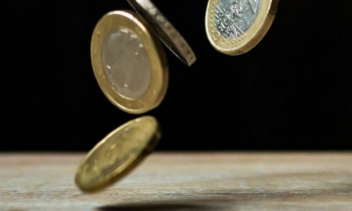 como investir com pouco dinheiro